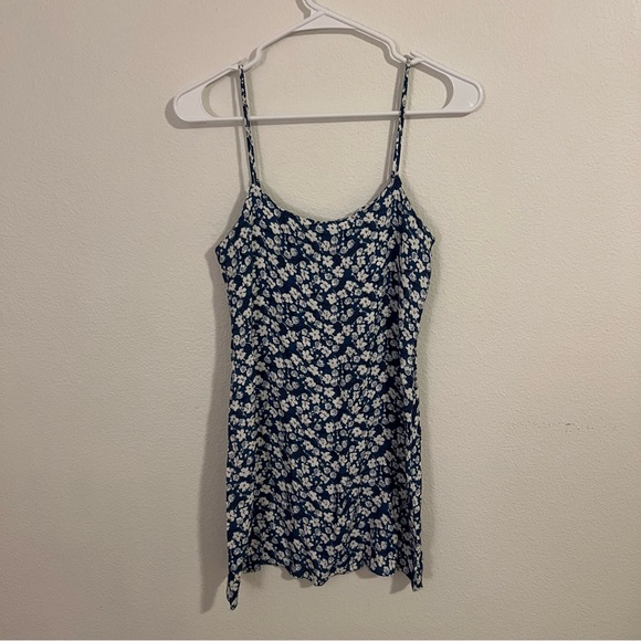 Reformation Navy and White Floral Dress - Picture 6 of 9
